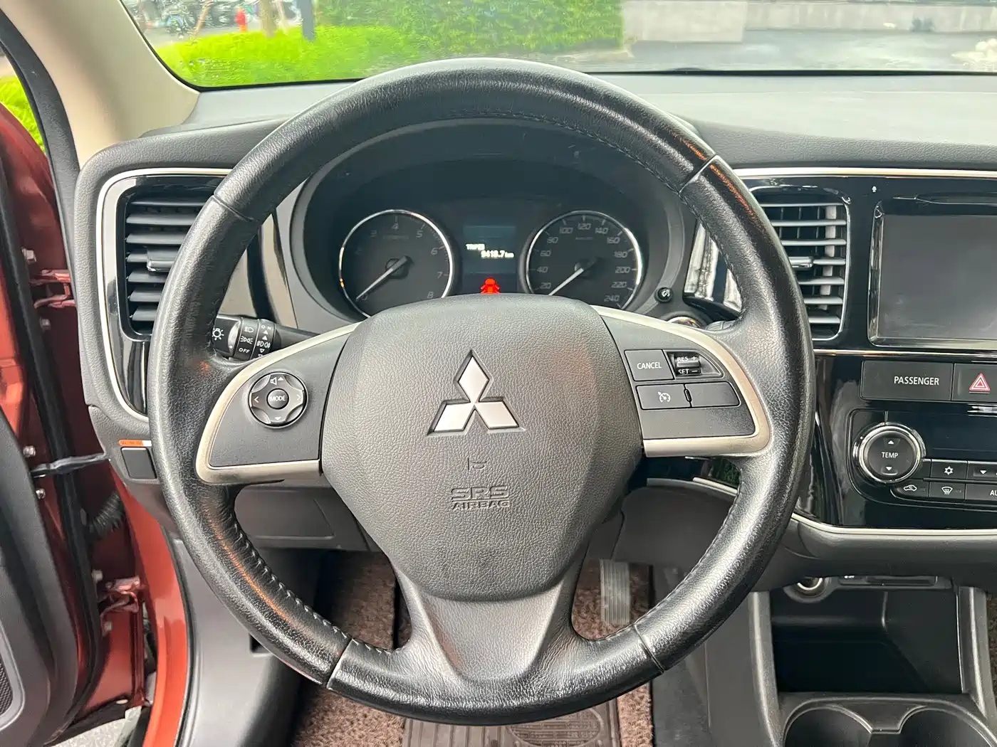 Mitsubishi Outlander (Import) 2014 2.4L 4WD Luxury Value Edition 5-seater фото 20