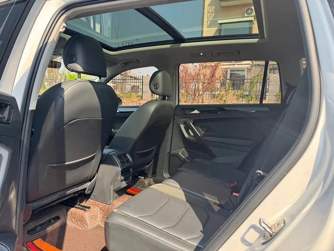 Volkswagen Tiguan L 2019 330TSI Automatic 2WD Smart Luxury Edition China VI фото 4