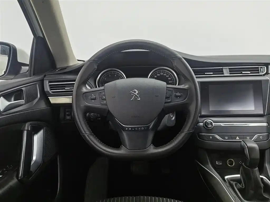 Peugeot 408 2014 1.8L Automatic Luxury Edition фото 11