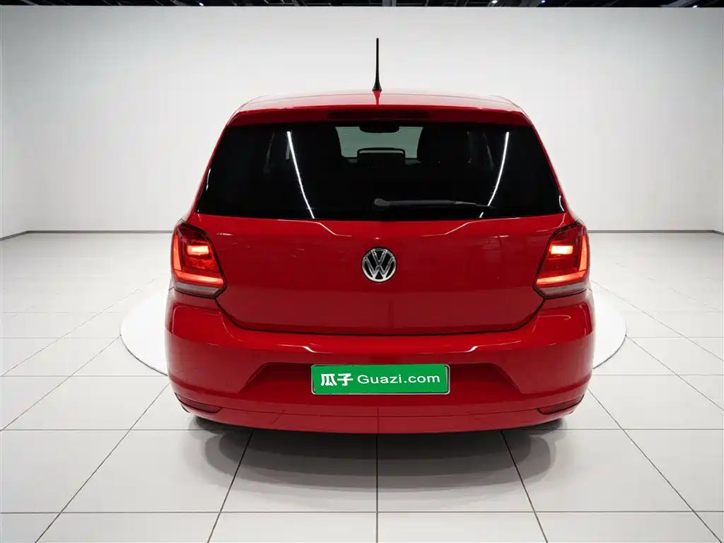 Volkswagen Polo 2016 1.4L Automatic Trend фото 4
