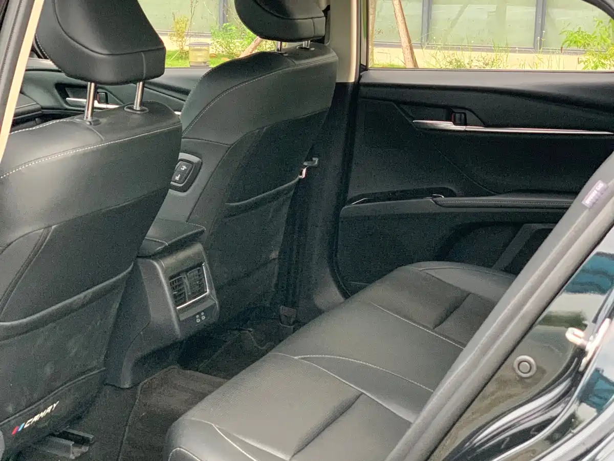 Toyota Camry 2024 2.0G Premium Edition фото 9