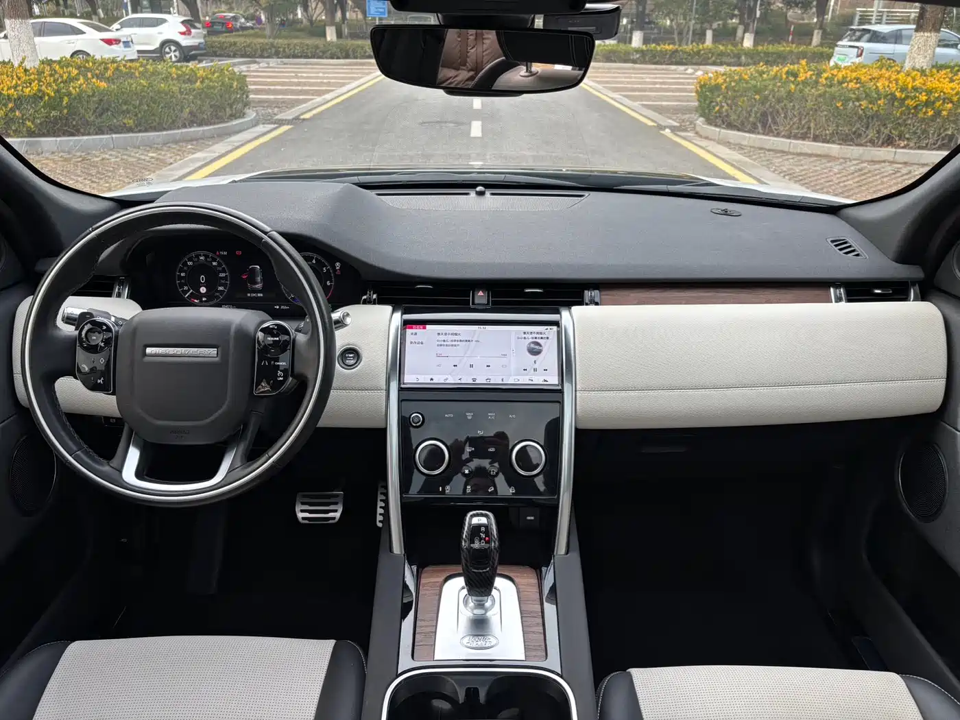 Land Rover Discovery Sport 2020 249PS R-Dynamic Performance фото 8