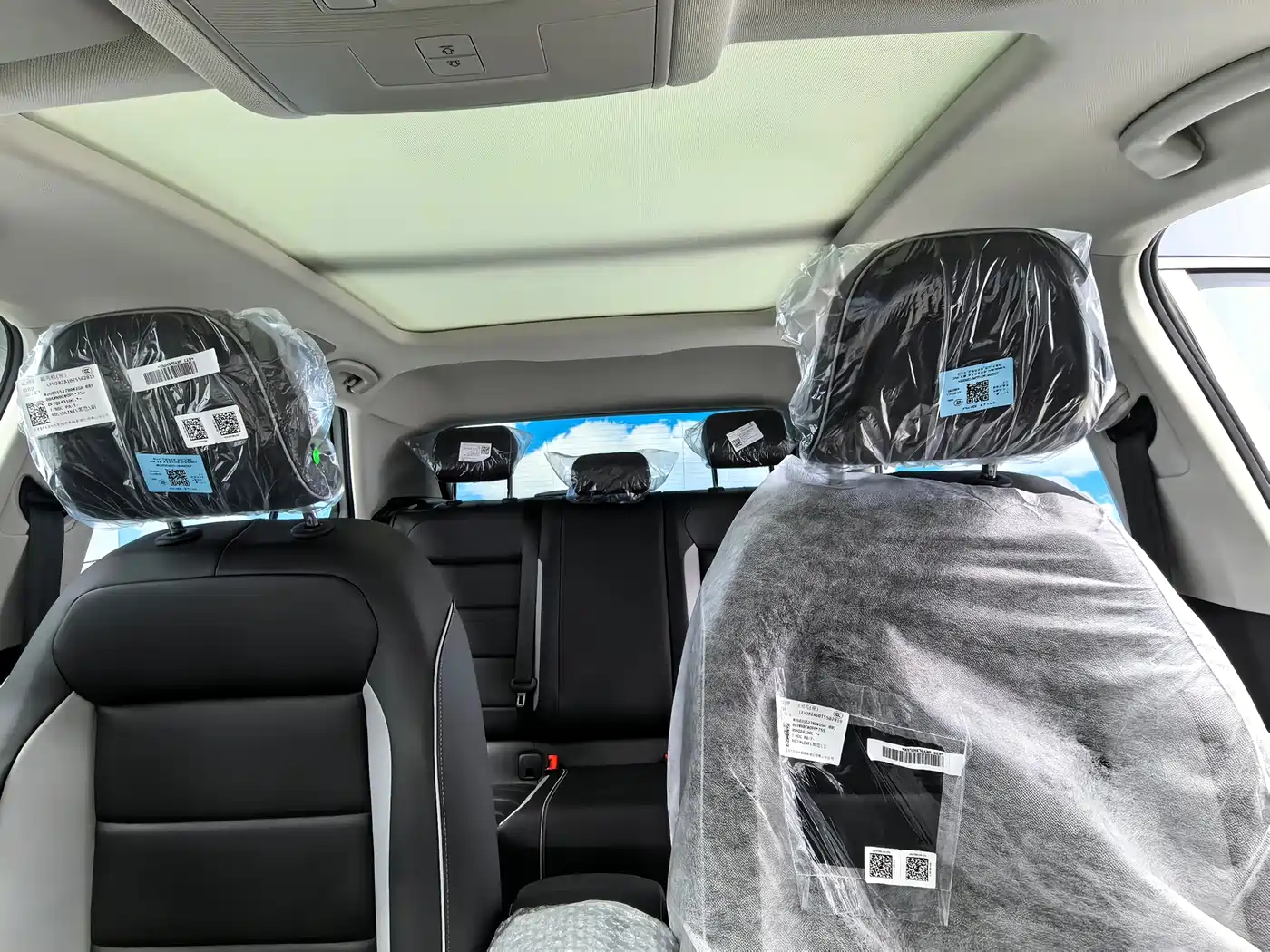 VOLKSWAGEN T-ROC EXPLORING SONGS