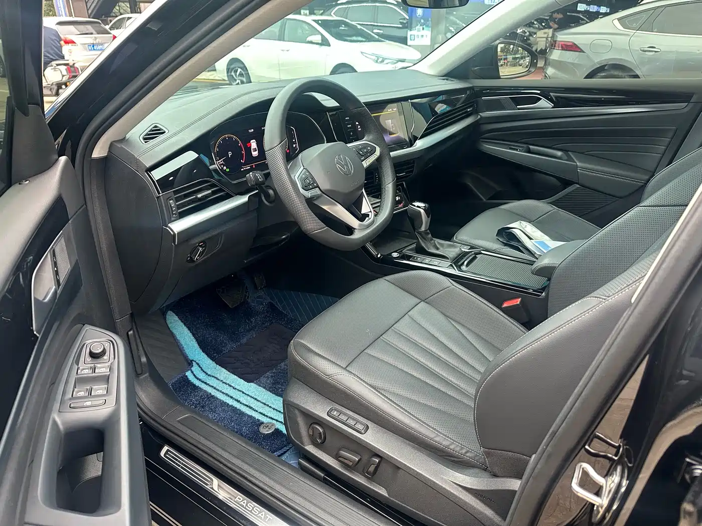 Volkswagen Passat 2025 Outstanding 380TSI Starlight Dragon Soaring Edition фото 8