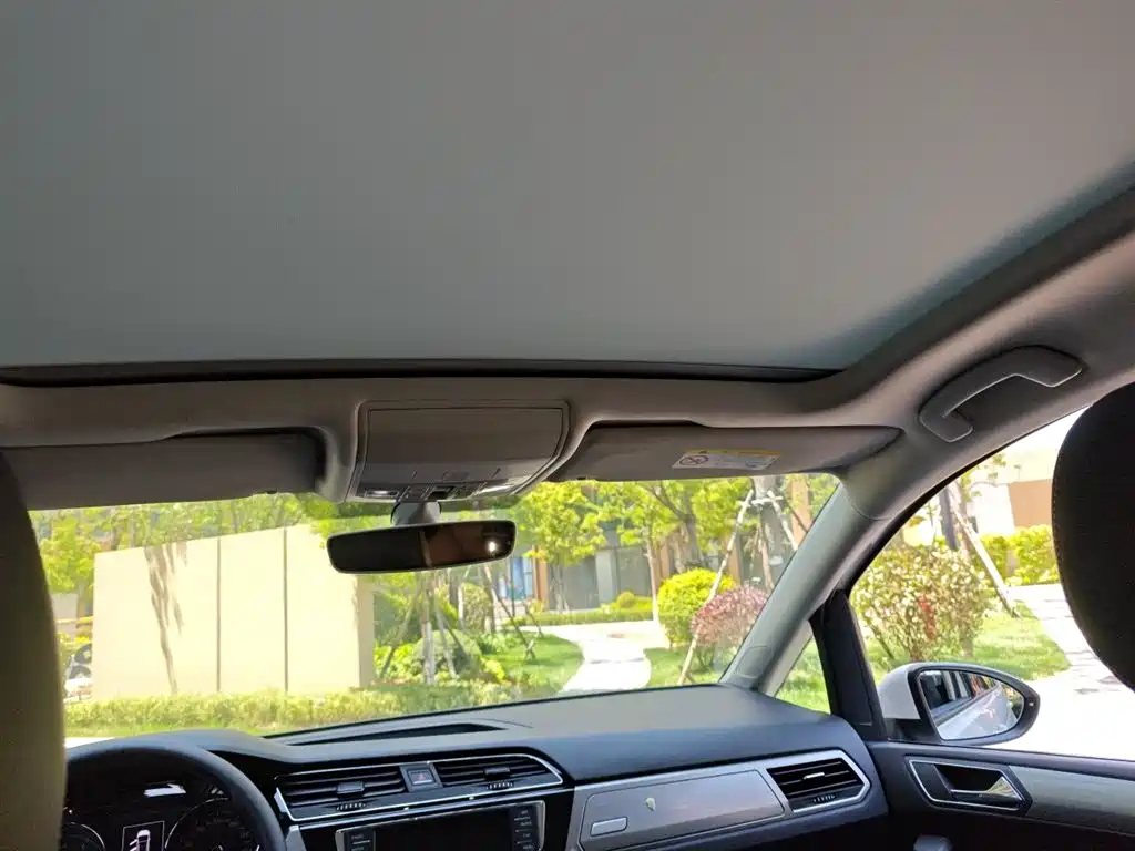 Volkswagen Touran 2018 Touran L 280TSI DSG Comfort 7-seater China V фото 9