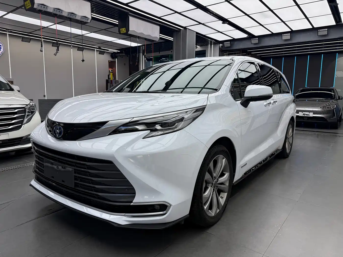 Toyota Sienna 2023 2.5L Hybrid Premium Edition
