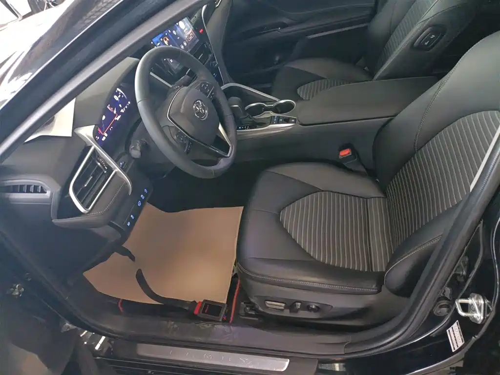 Toyota Camry 2022 2.5S Knight Edition фото 11