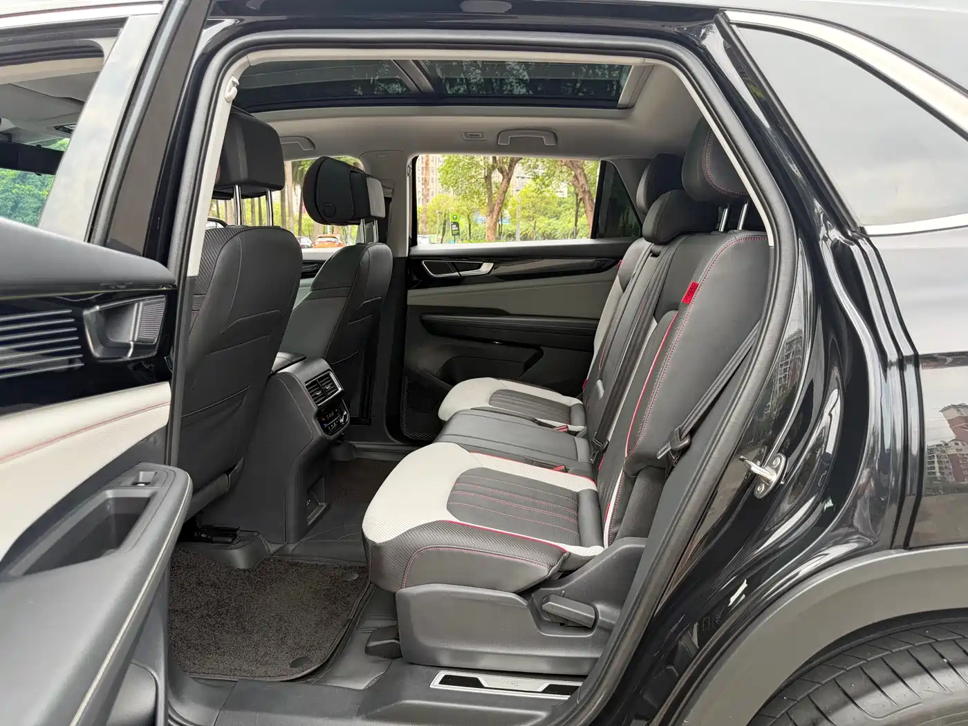 Volkswagen Teramont 2023 Teramont X Facelift 380TSI 4WD Premium Luxury Edition фото 17