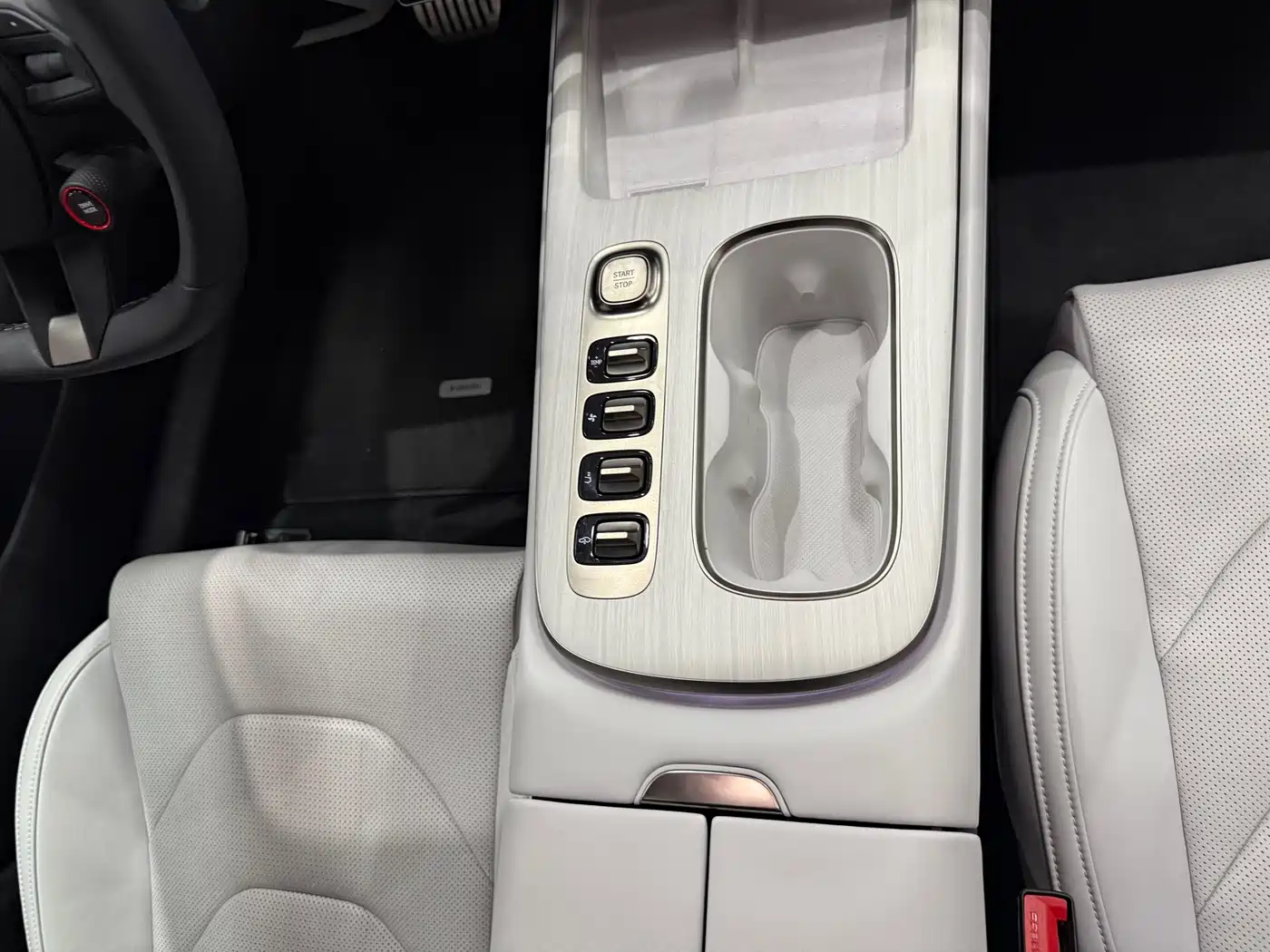 Xiaomi Auto Xiaomi SU7 2024 AWD Extended Range Advanced Smart Driving Max Edition фото 8