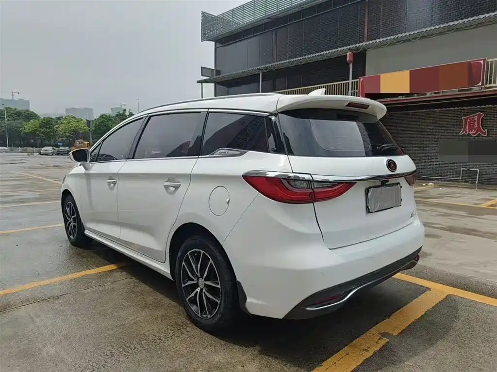 BYD Song MAX 2018 1.5T Auto Smart Connected Premium 7-Seater фото 7