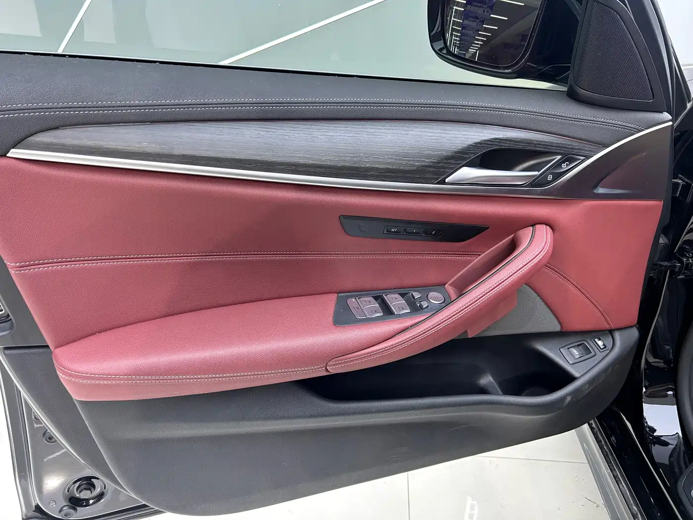 BMW 5 Series New Energy 2021 535Le M Sport Package фото 7