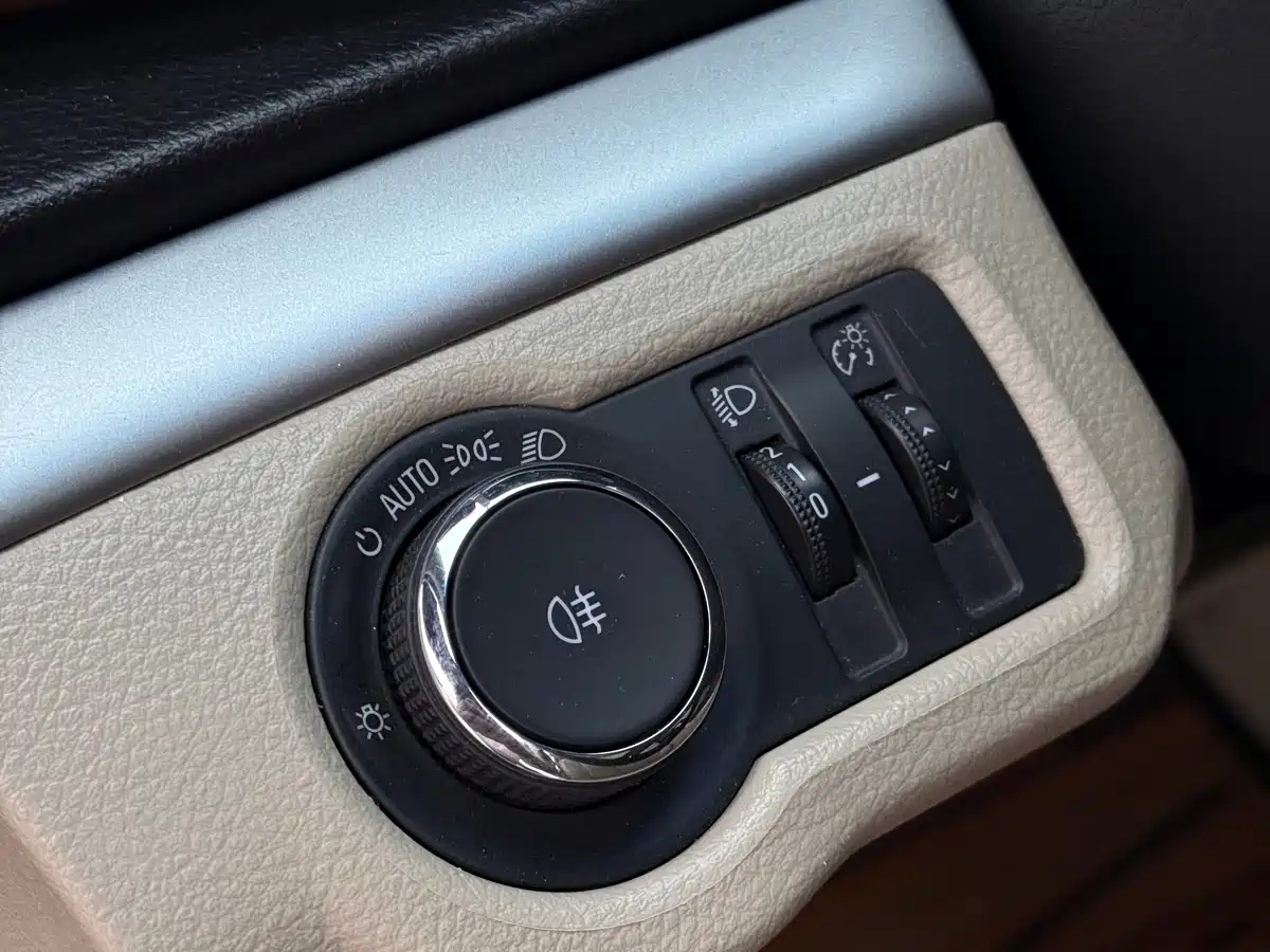 Buick GL8 2018 28T Luxury Model China VI фото 16