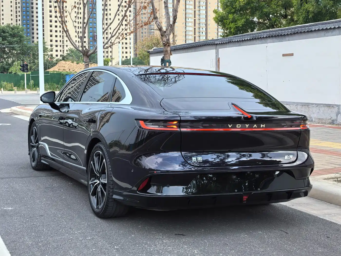 Voyah Auto VOYAH Zhuiguang 2024 PHEV AWD Ultra Long Range Flagship фото 11