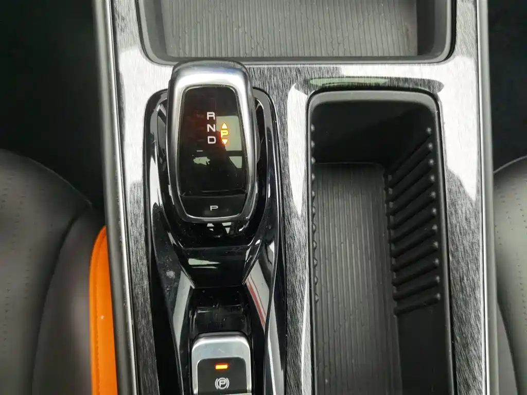 DONGFENG YI HYUN MAX