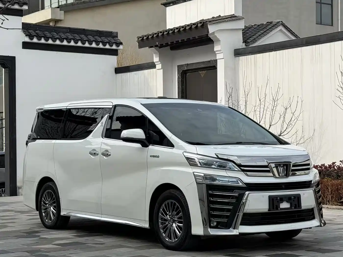 Toyota Vellfire 2021 Crown Hybrid 2.5L HV Premium Edition фото 2
