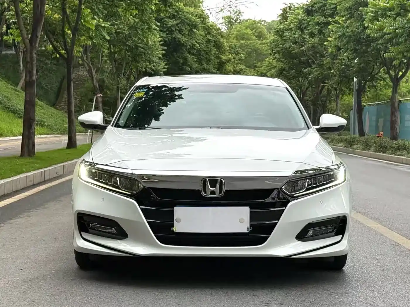 Фото 2 - Honda Accord
