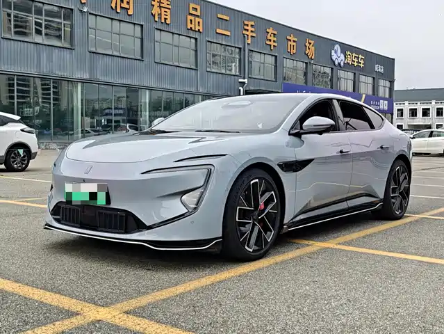 Avatr 12 2023 650 Triple Laser AWD Performance Edition