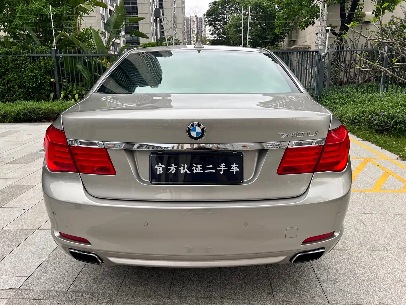 BMW 7 Series 2009 Model 740Li Leading Edition фото 5