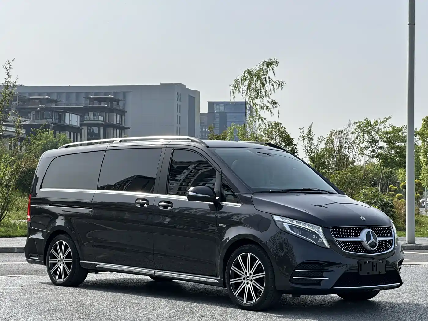 Mercedes-Benz V-Class 2022 V 260 L Long Wheelbase Luxury Edition фото 2
