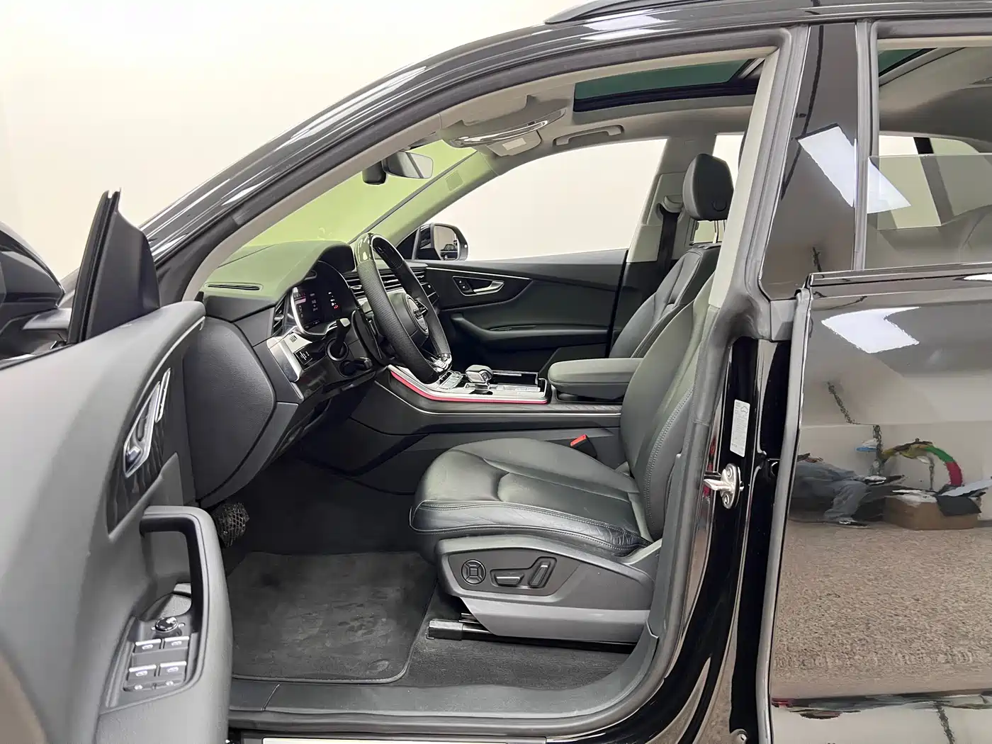 Audi Q8 2022 55 TFSI Luxury Dynamic фото 16