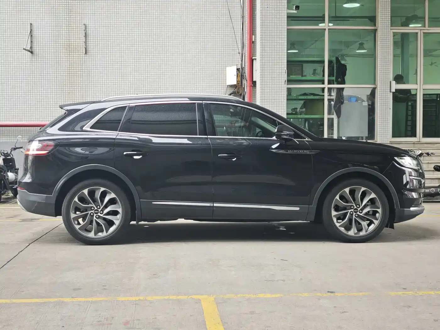 LINCOLN NAVIGATOR