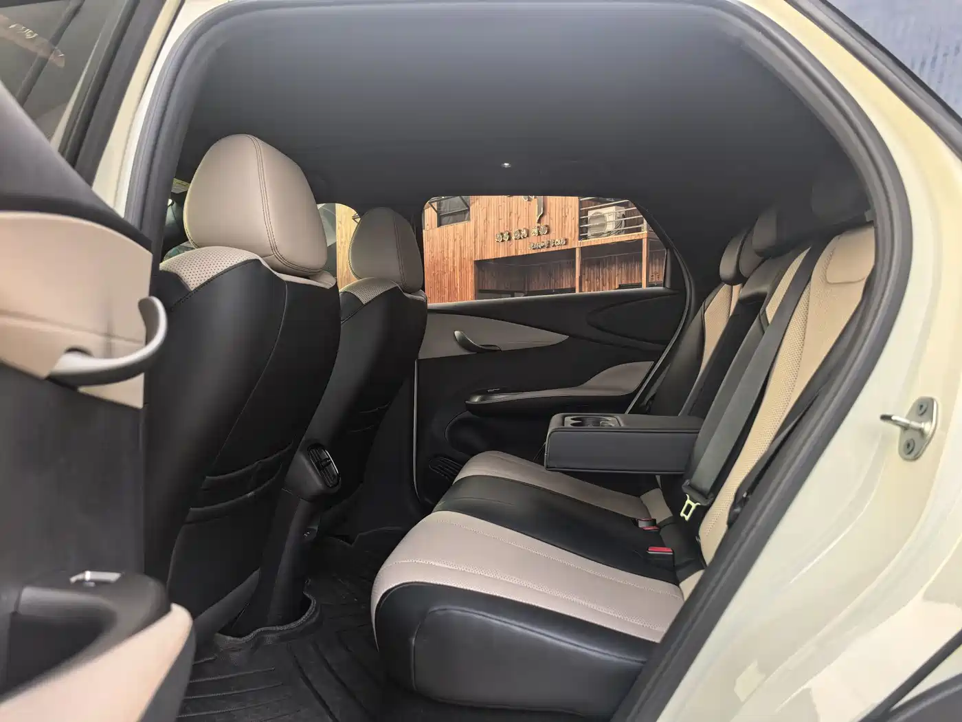BYD Dolphin 2025 Smart Drive Edition 410km Fashion Version фото 6