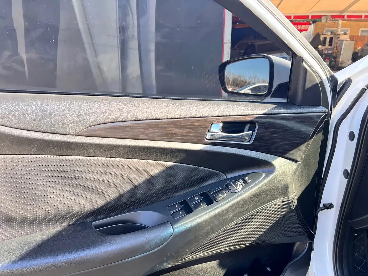 Hyundai Sonata 2013 2.0L Automatic Premium Edition фото 6