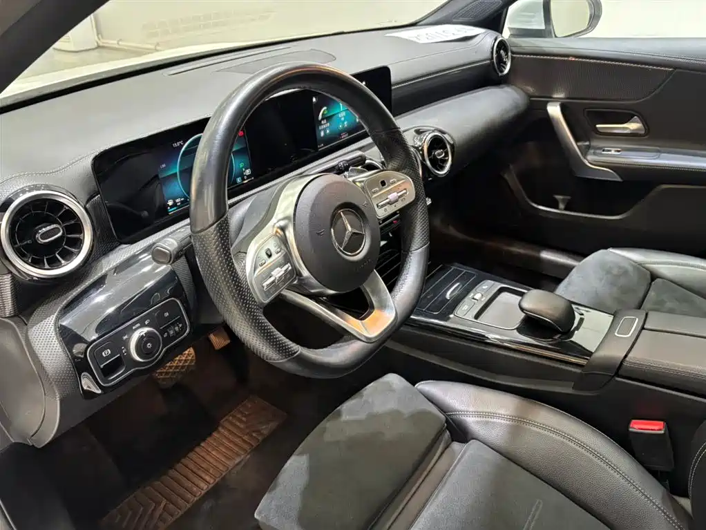 Mercedes-Benz A-Class 2019 A 180 L Sport Sedan фото 10