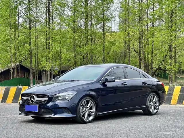 MERCEDES-BENZ CLA