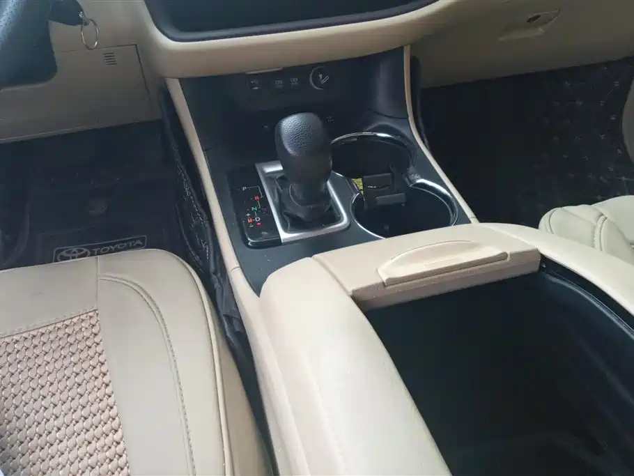 Toyota Highlander 2018 2.0T 4WD Elite 7-seater (China V) фото 16