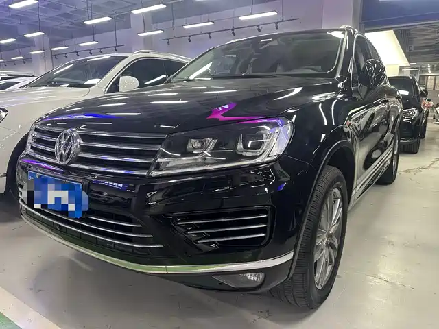 VOLKSWAGEN TOUAREG