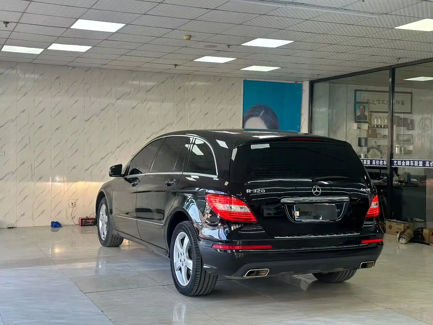 Mercedes-Benz R-Class 2015 R 320 4MATIC Luxury фото 7