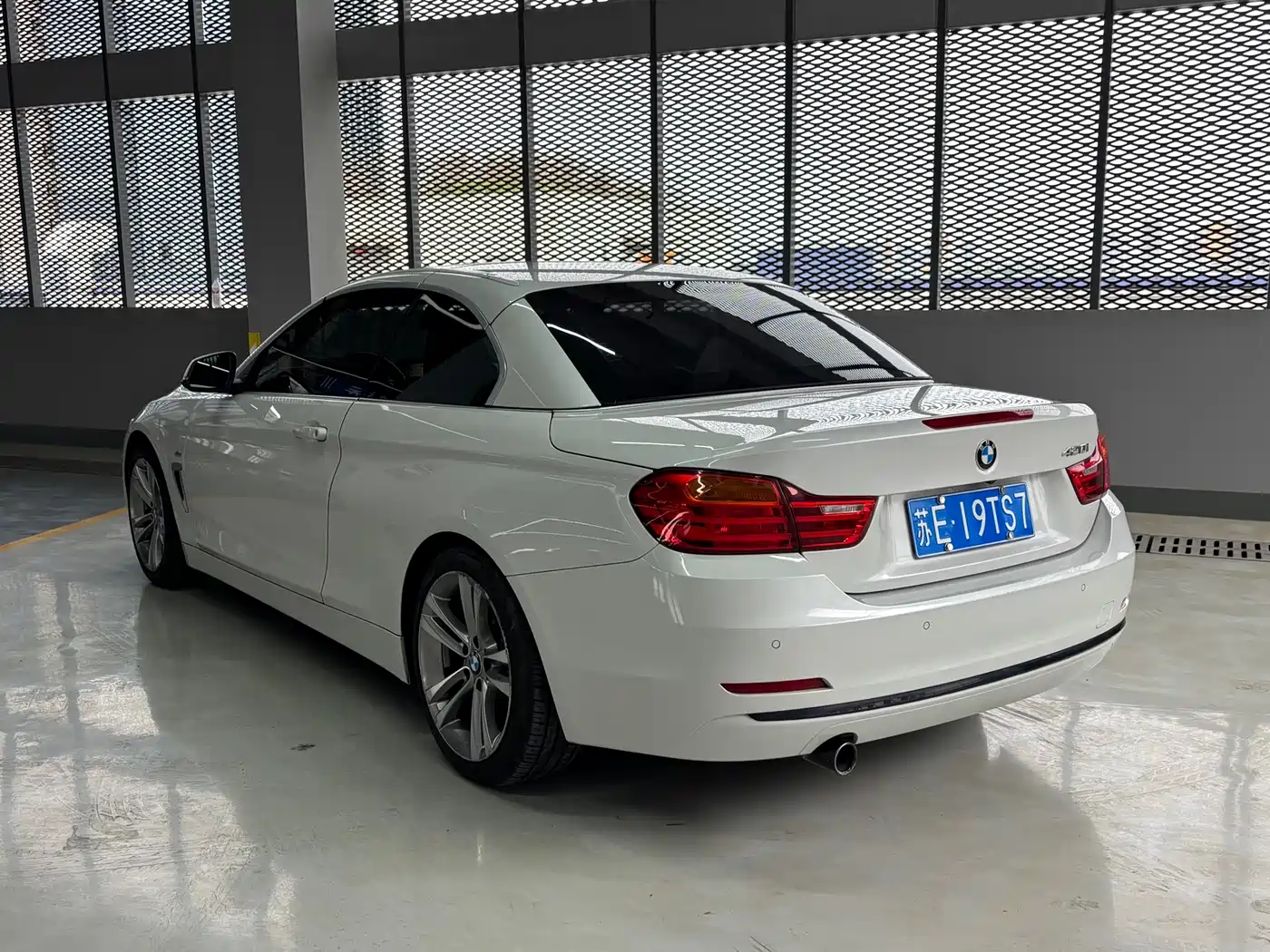 BMW 4 Series 2014 420i Convertible Sport Design Package фото 12