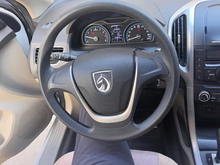 Baojun 610 2015 2014 1.5L Automatic Comfort