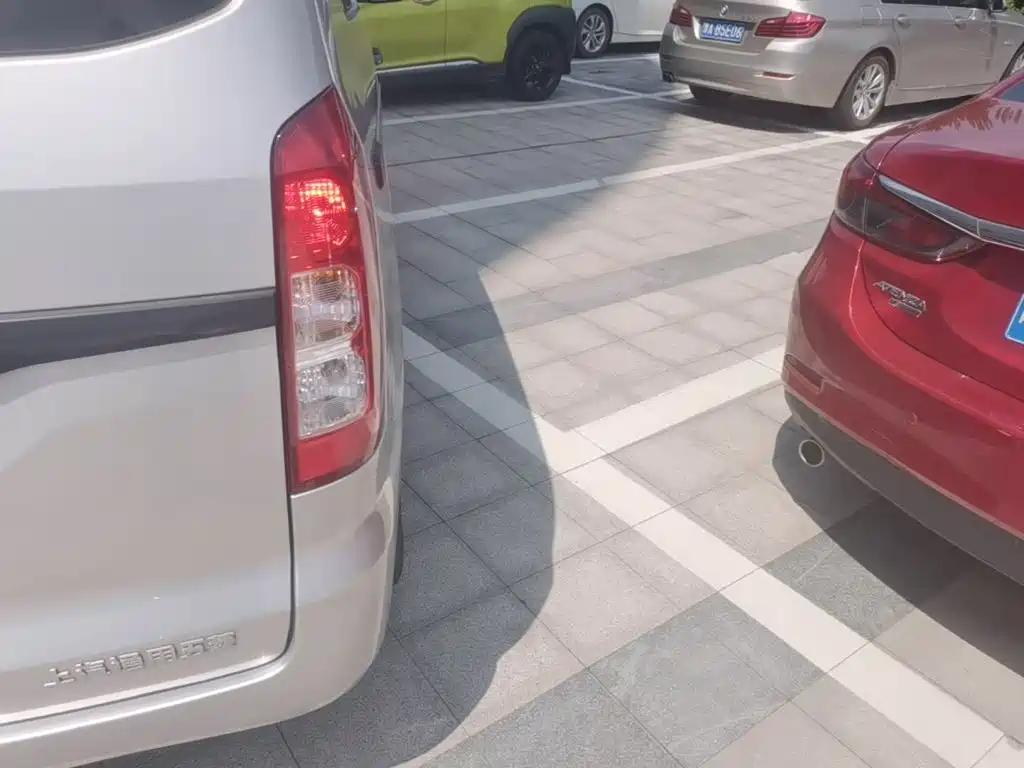 Wuling Motors Wuling Hongguang V 2023 2022 1.5L Dynamic Edition Hydraulic Power Steering LAR