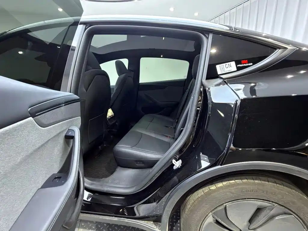 Tesla Model Y 2026 2026 Rear-Wheel Drive