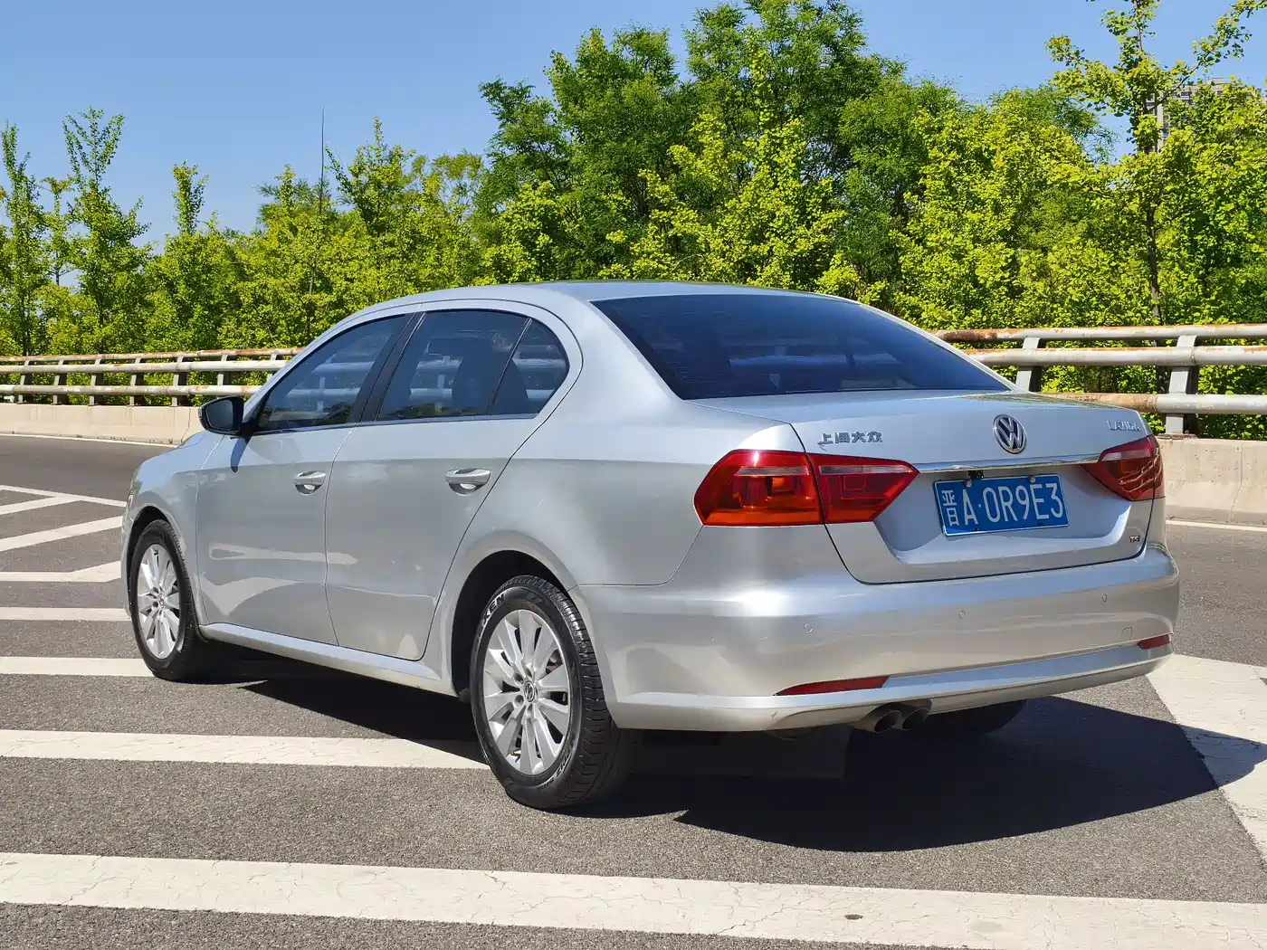 Volkswagen Lavida 2013 1.4TSI DSG Comfort Edition фото 5
