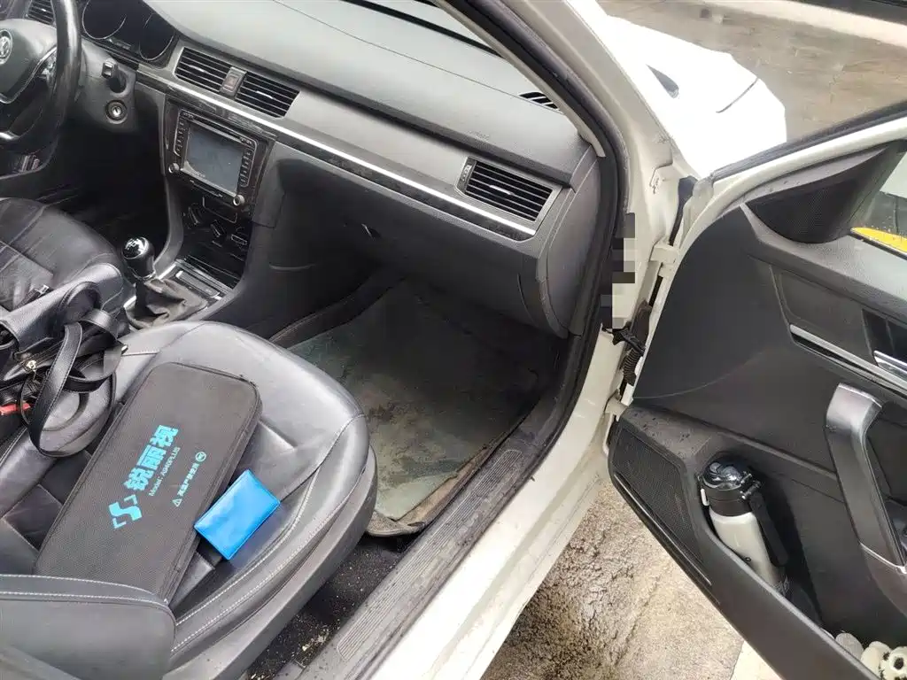 Volkswagen Bora 2016 Model 1.6L Manual Comfort фото 22