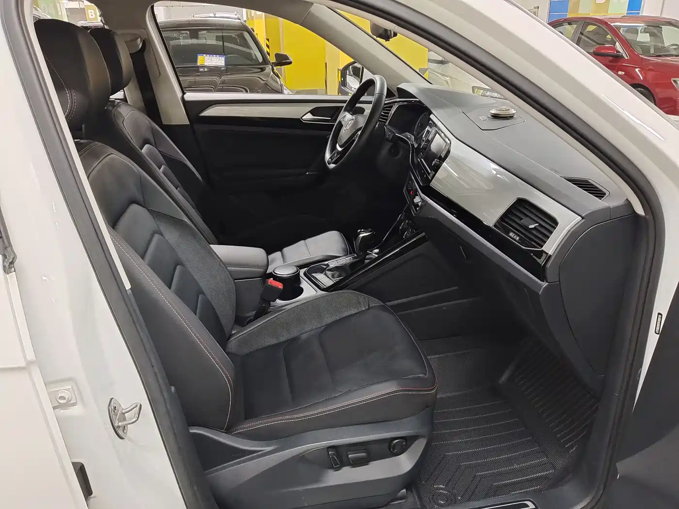 Volkswagen Tayron 2019 330TSI 2WD Luxury China VI фото 9
