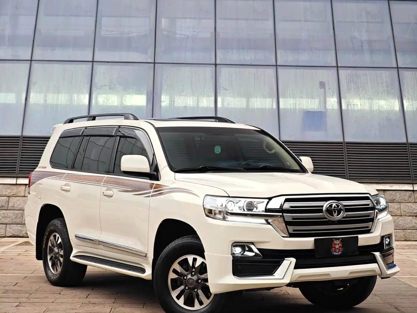 Toyota Land Cruiser 2010 Model 4.7L Automatic VX фото 3