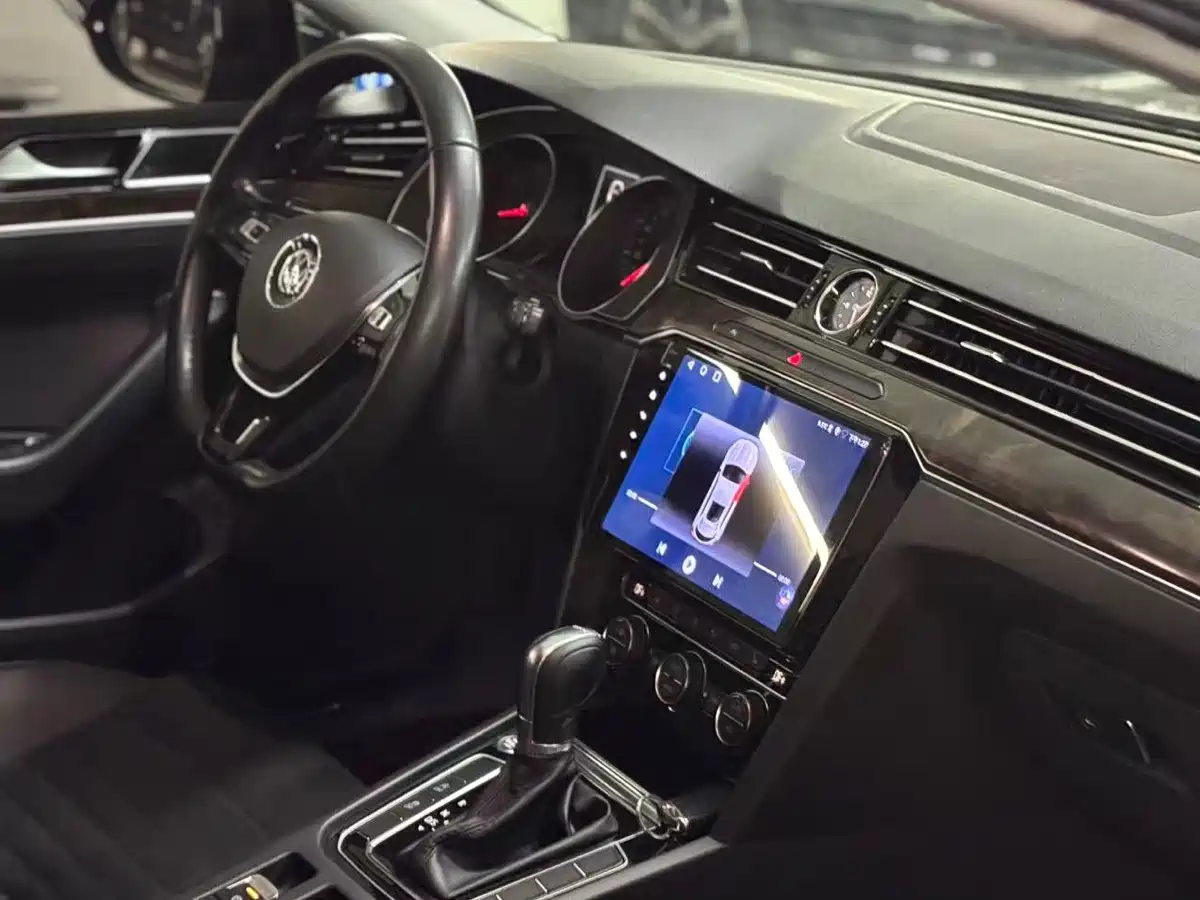 Volkswagen Magotan 2017 330TSI DSG Luxury фото 12