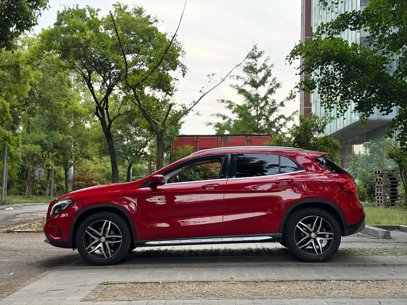 Mercedes-Benz GLA 2015 GLA 220 4MATIC Fashion Edition фото 2
