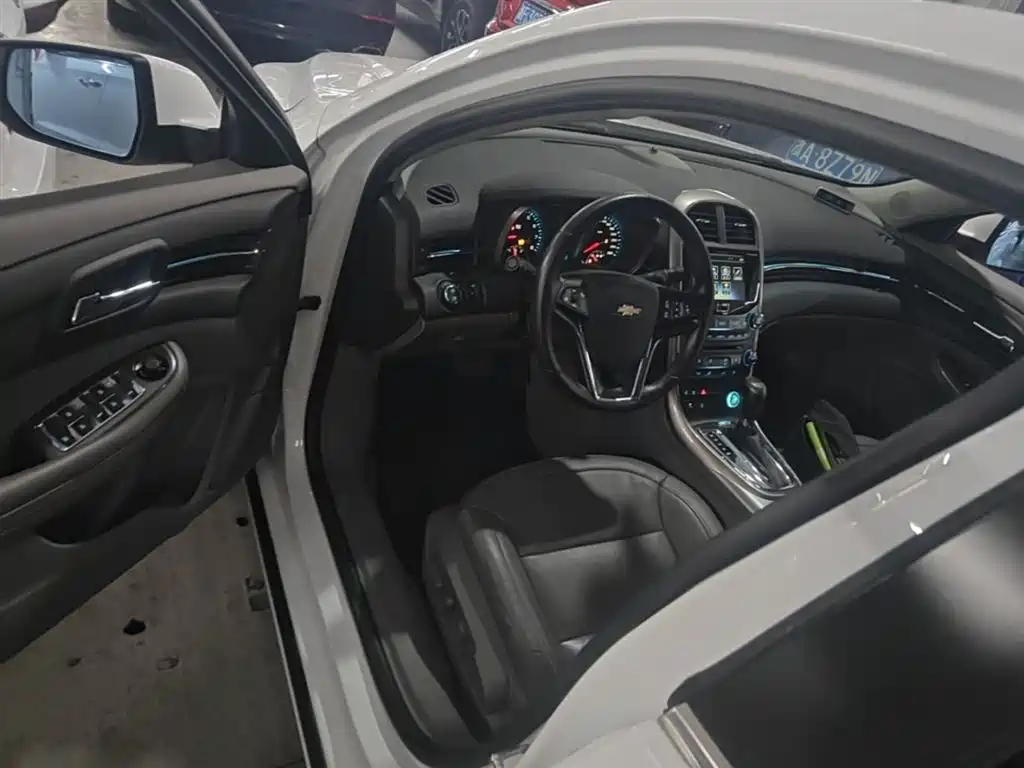 Chevrolet Malibu 2014 2.0L Automatic Luxury фото 16