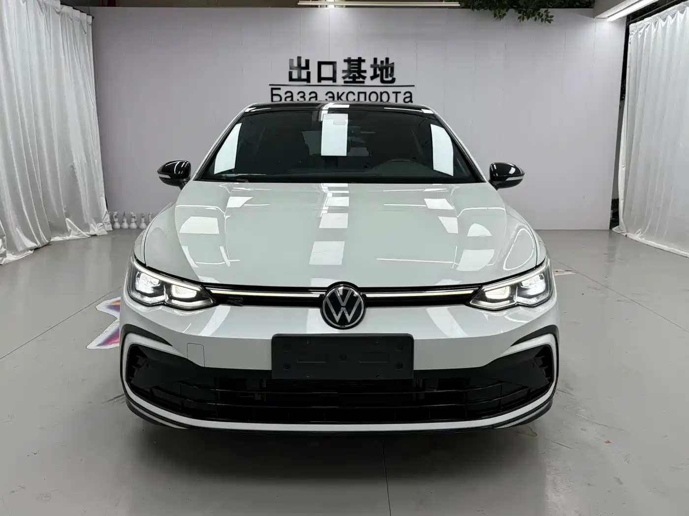Volkswagen Golf 2023 Facelift 280TSI DSG R-Line фото 2