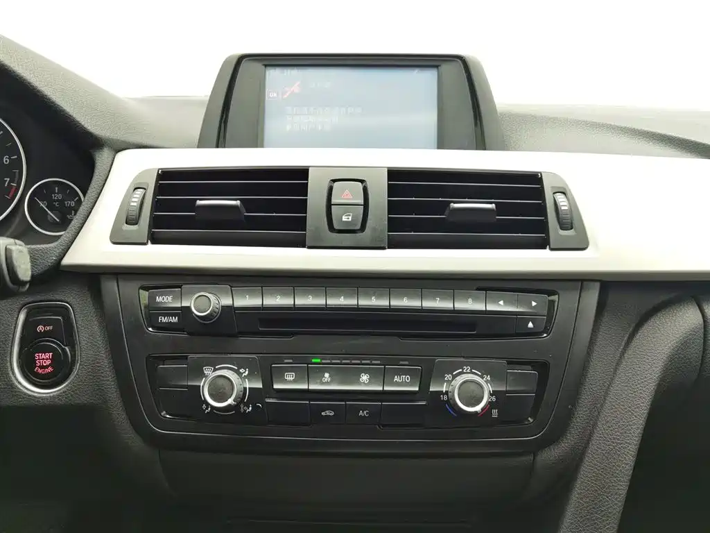 BMW 3 Series 2013 320i Progressive фото 12