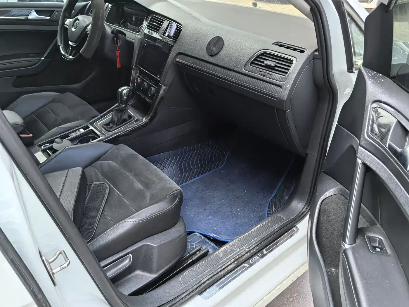 Volkswagen Golf 2020 Beloved Edition 280TSI DSG Luxury фото 11