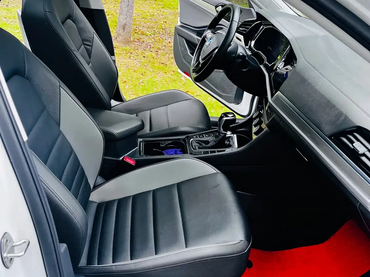 Volkswagen Sagitar 2021 280TSI DSG Surpassing Edition фото 14
