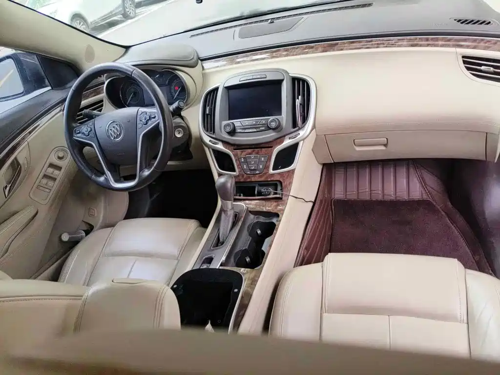 Фото 12 - Buick LaCrosse