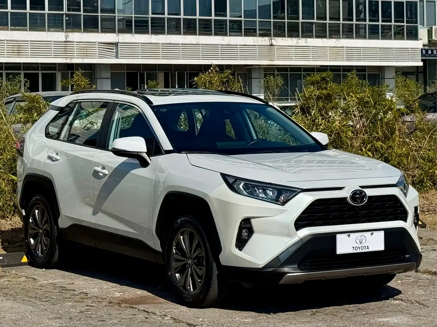 Toyota RAV4 Rongfang 2024 2.0L CVT FWD Style Edition фото 3