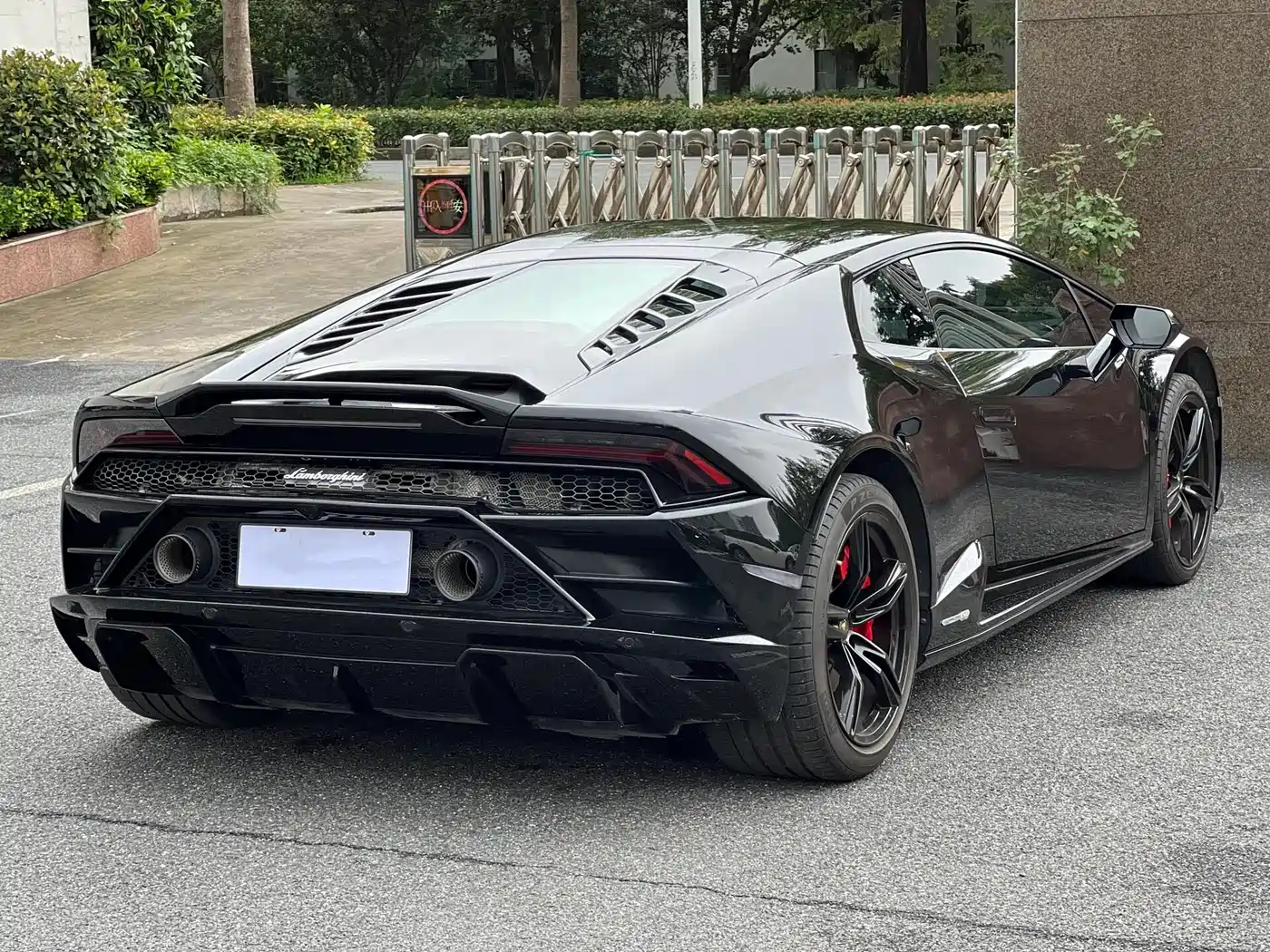 Lamborghini Huracán 2020 Huracán EVO RWD фото 2